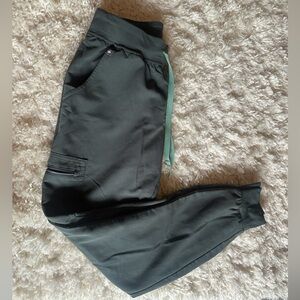 Figs Scrub Set in Bonsai